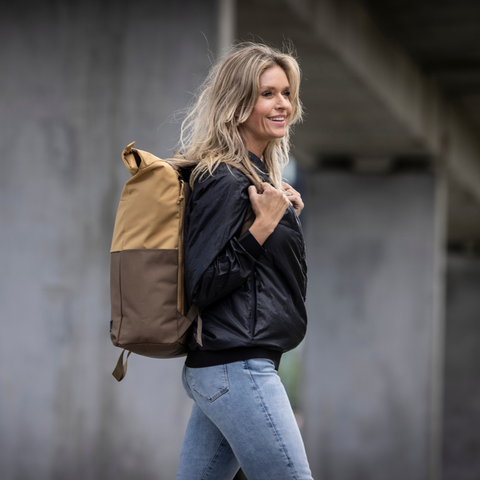 Mochila retro con cierre enrollable