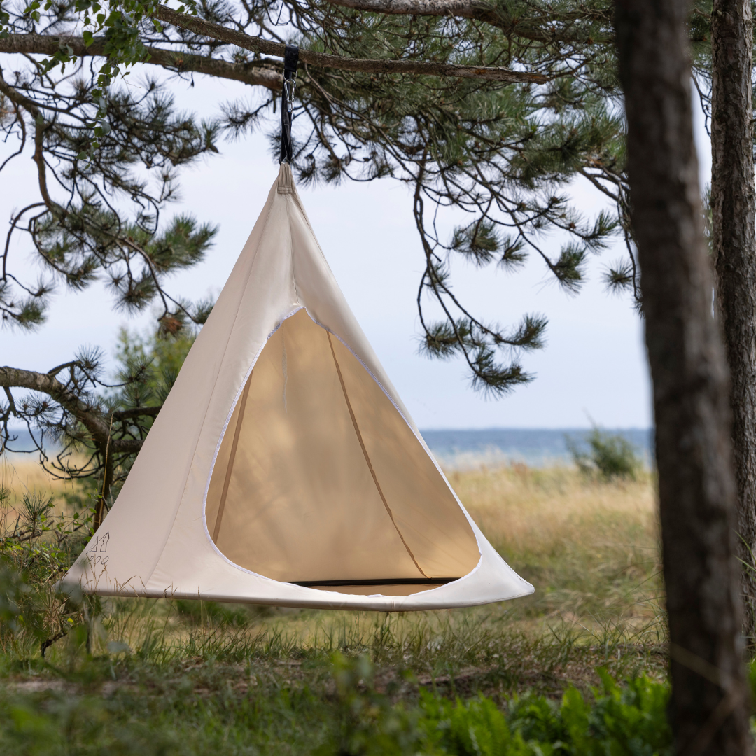hanging tent with stand Hanging tent made of robust canvas