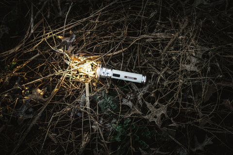 Barebones Mini torcia elettrica ricaricabile da 10,2 cm, ideale per campeggio, viaggi e altro ancora, stile antico, con 4 impostazioni di luce e una base magnetica in rame (alluminio Barebones Mini torcia elettrica ricaricabile da 10,2 cm, ideale per campeggio, viaggi e altro ancora, stile antico, con 4 impostazioni di luce e una base magnetica in rame (alluminio
